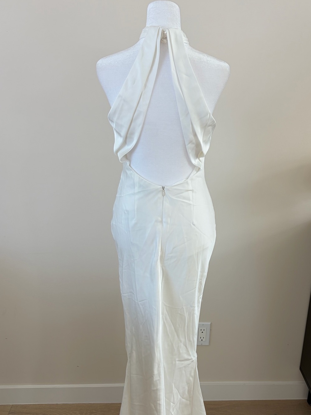 Sleek White Halter Maxi Dress - Picture 5 of 6